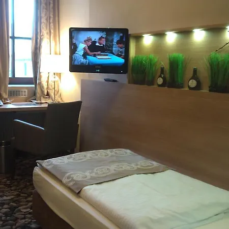 Spundloch- Das Hotel & Weinrestaurant Veitshochheim Room photo